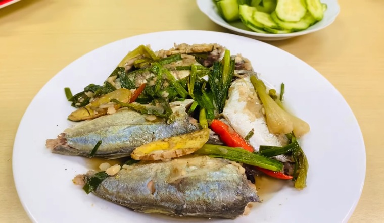 Cá ngân hấp hành gừng