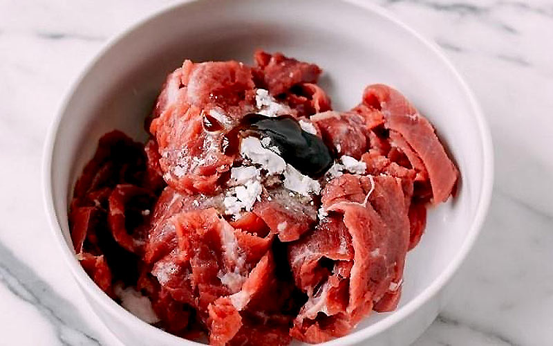 Các bước làm thịt trâu tái chanh