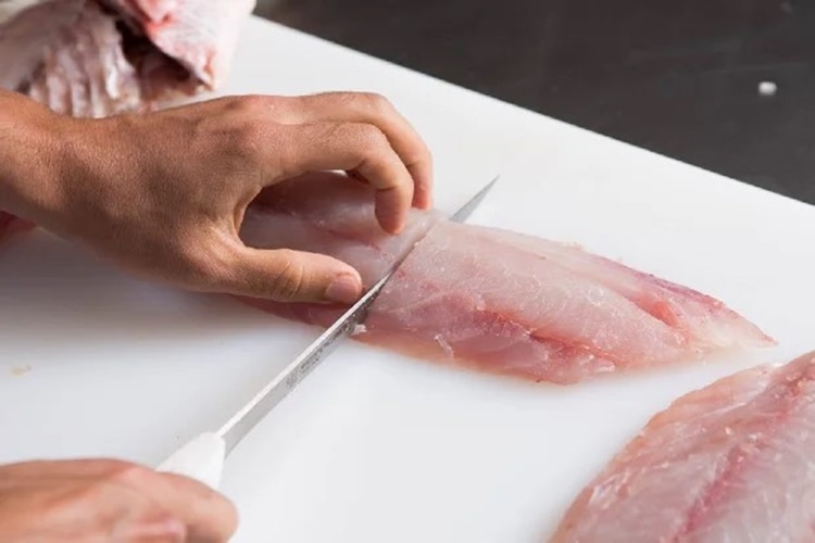 Cá thu phù hợp để làm chả cá với thịt lợn