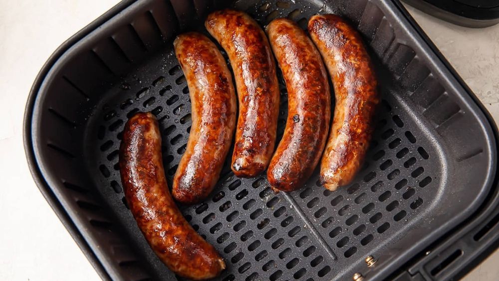 Lạp xưởng chiên bằng nồi chiên không dầu