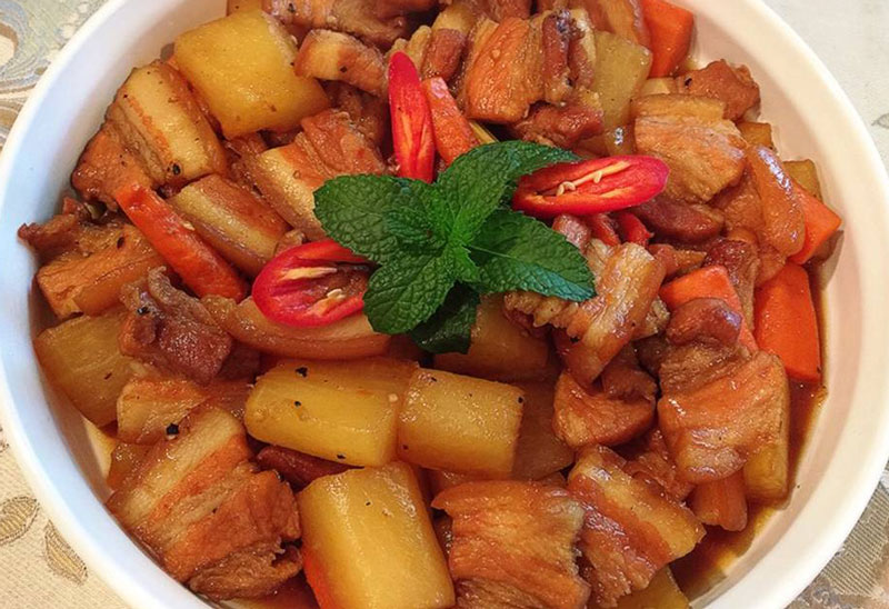 Cách làm thịt heo hầm củ cải trắng