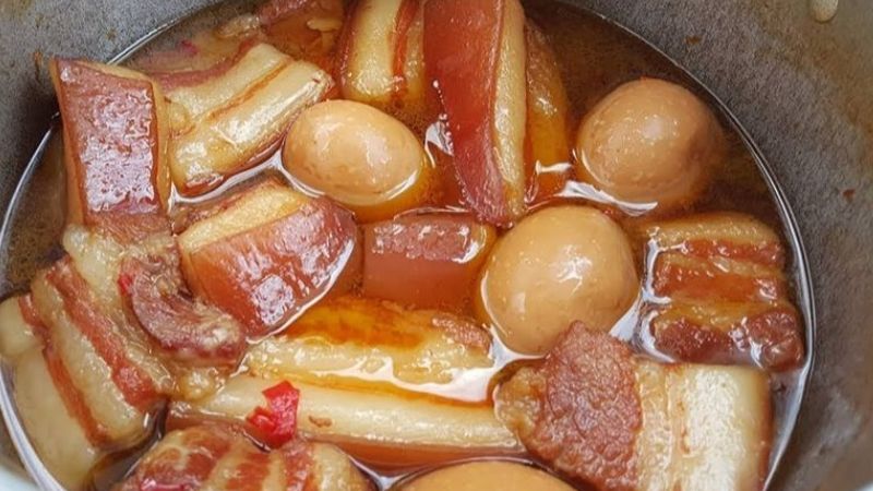 Cách làm thịt lợn hầm với nước dừa