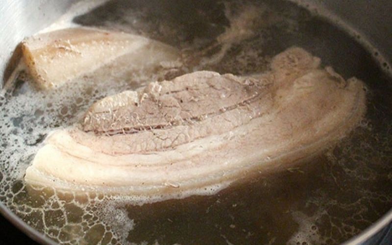Cách luộc thịt lợn bao lâu thì chín và một số mẹo để luộc thịt lợn ngon