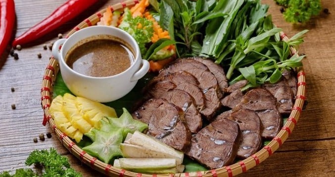 Cách phục vụ thịt trâu hấp gừng