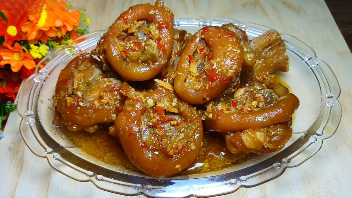 Chân giò xào sa tế