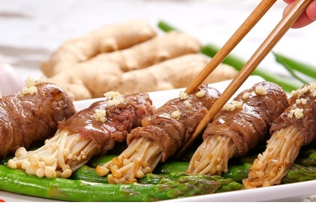 Giới thiệu món thịt bò cuộn nấm kim châm