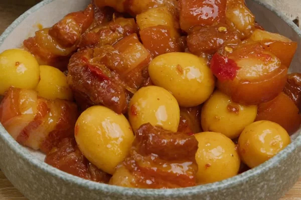 Giới thiệu về thịt heo kho trứng cút nước dừa