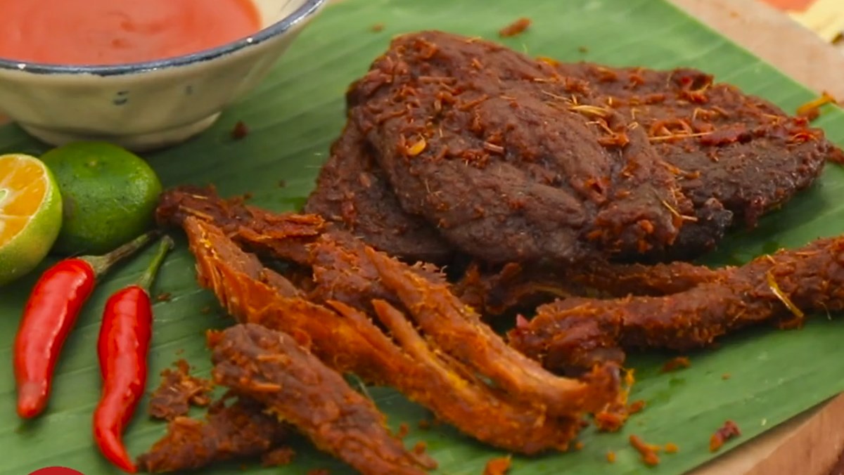 Khô heo giả bò chấm với gì?