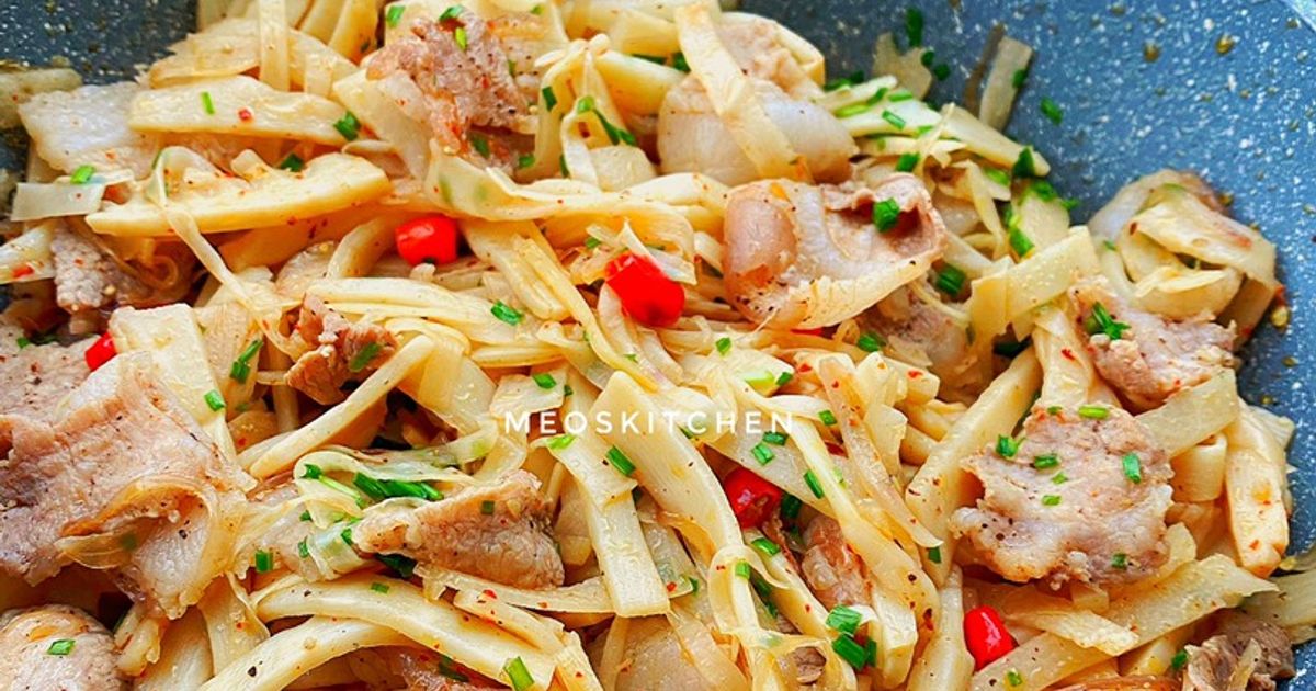 Măng chua xào thịt ba chỉ