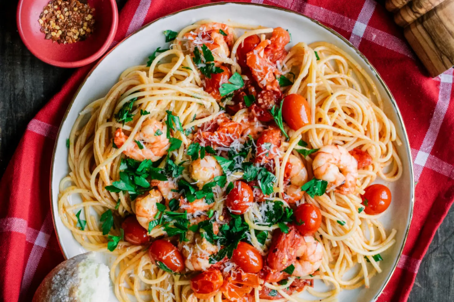 Mì ý sốt cà chua và rau củ