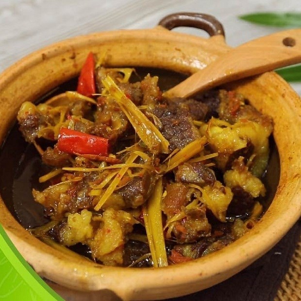 Món gân bò kho gừng