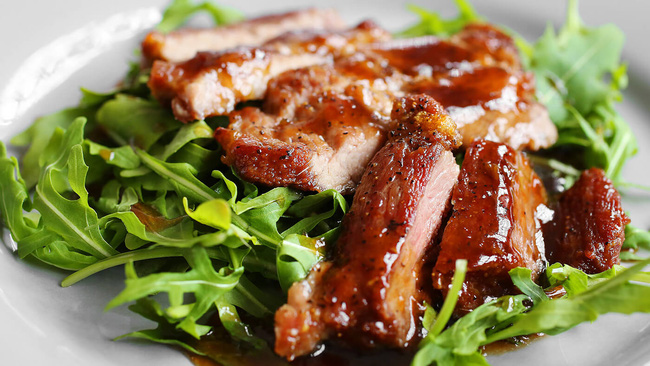 Món thịt lợn áp chảo mật ong