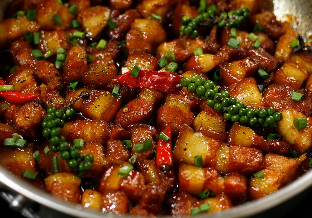 Nguyên liệu làm thịt kho tiêu nước sệt