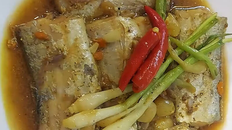 Quả mắc mật tươi kho cá