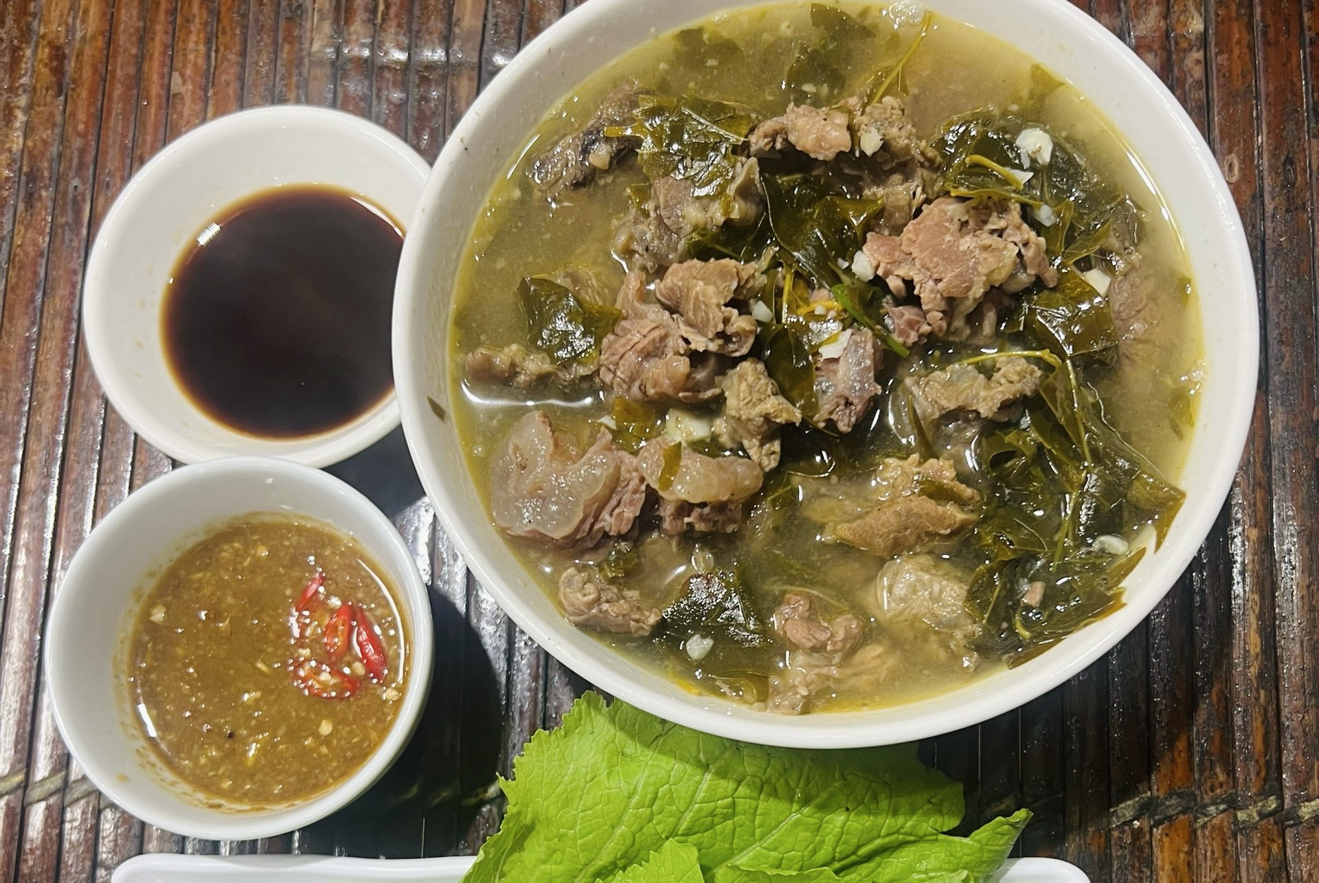 Tại sao bạn nên ăn bò nấu lá lồm?