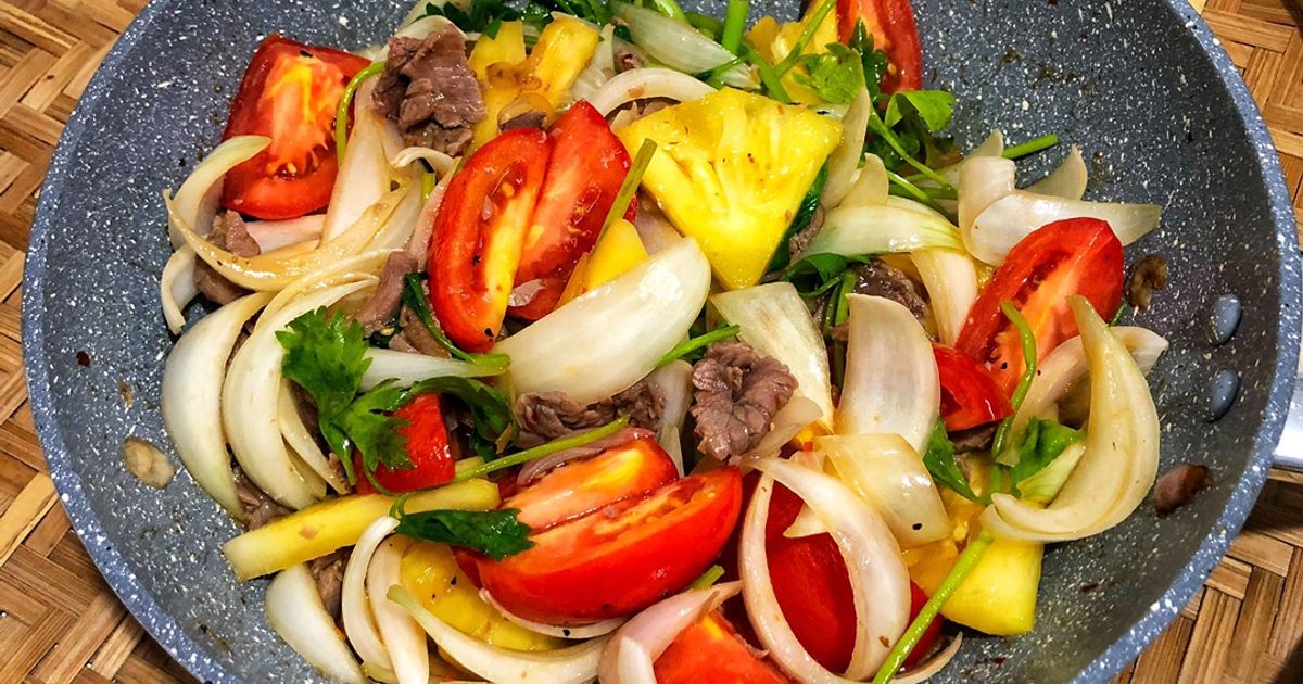 Thịt bò xào hành tây dứa