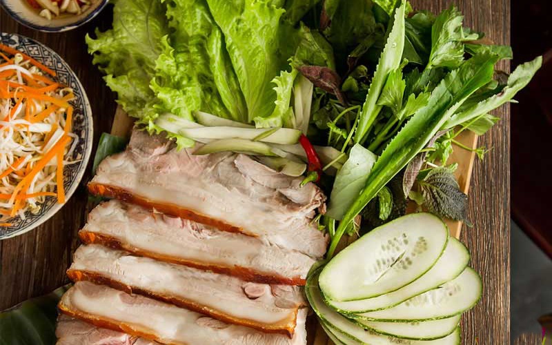 Thịt lợn mỡ bánh tráng cuốn