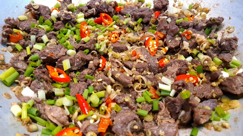 Thịt trâu xào sả ớt