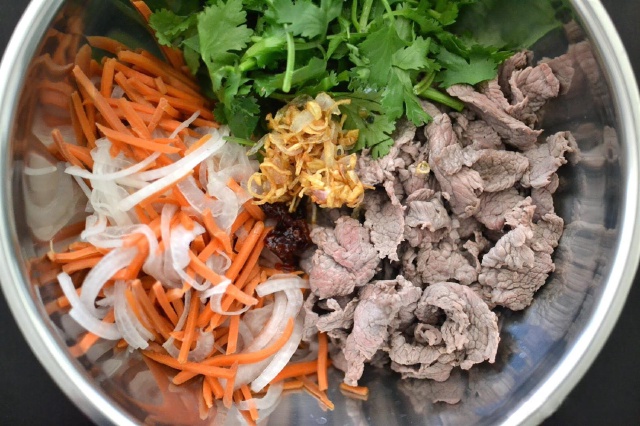 Trộn gỏi và hoàn thành