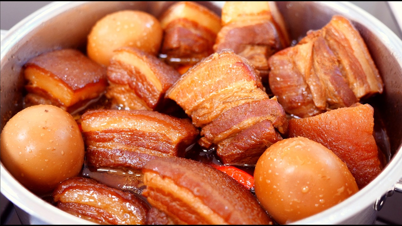 Thịt lợn hầm nguyên khối thơm ngon và đẹp mắt