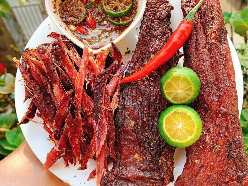 Đặc sản thịt trâu gác bếp