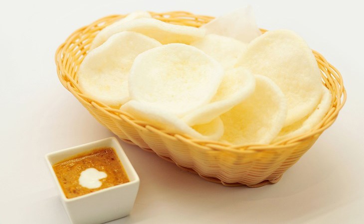 Chiên bánh phồng tôm