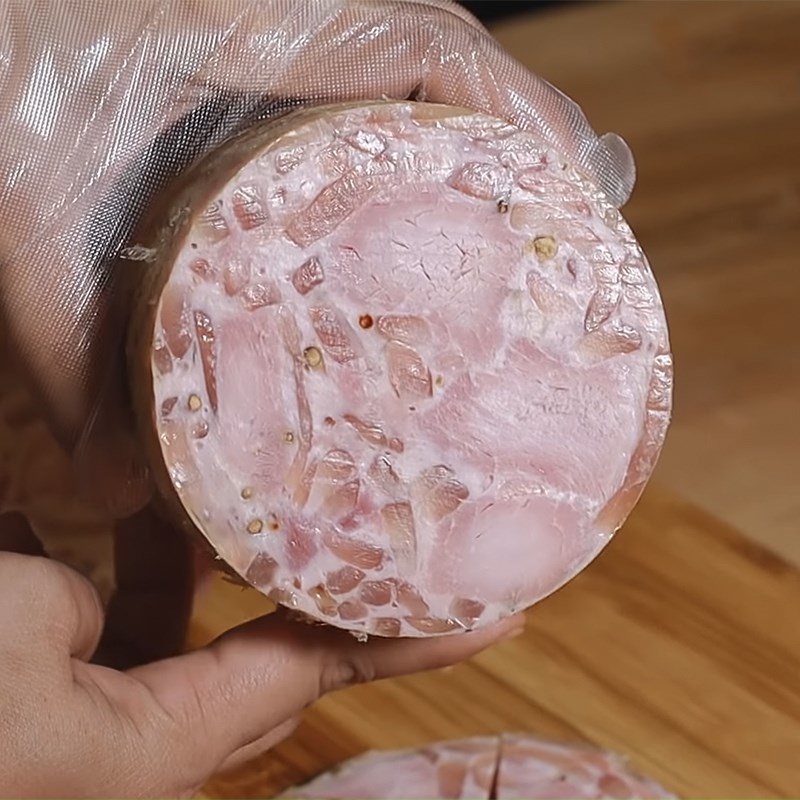 Ép dăm bông và hấp món giăm bông thịt heo