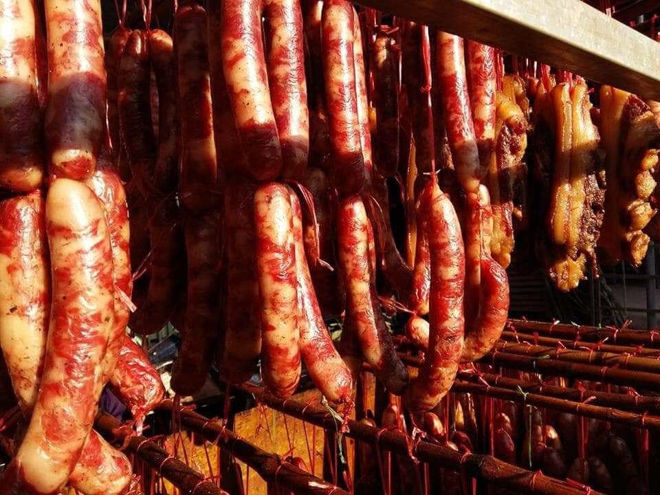 Lựa chọn lạp xưởng gác bếp Tây Bắc