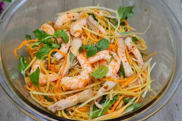 Nguyên liệu chuẩn bị làm gỏi đu đủ tôm thịt