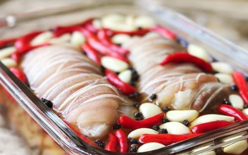 Những lưu ý khi ngâm thịt chân giò với mắm chua ngọt