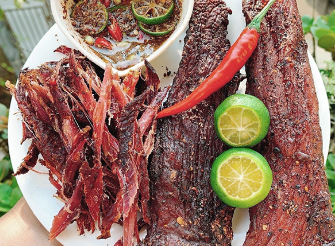 Thịt lợn gác bếp ăn ngon nhất với chẳm chéo