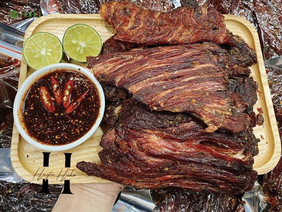 Chọn thịt lợn gác bếp Huho